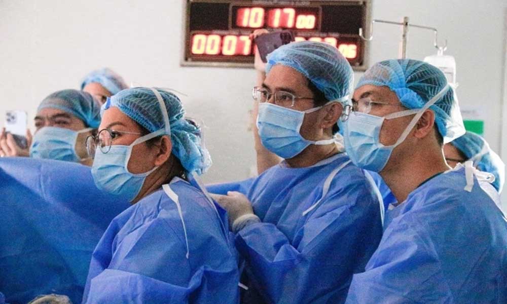 Singaporean mother, 41, turns to Vietnam to save unborn baby with rare heart defect